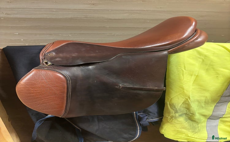 Sadlar hästutrustning till salu: Hoppsadel i Habo - Annons 9
