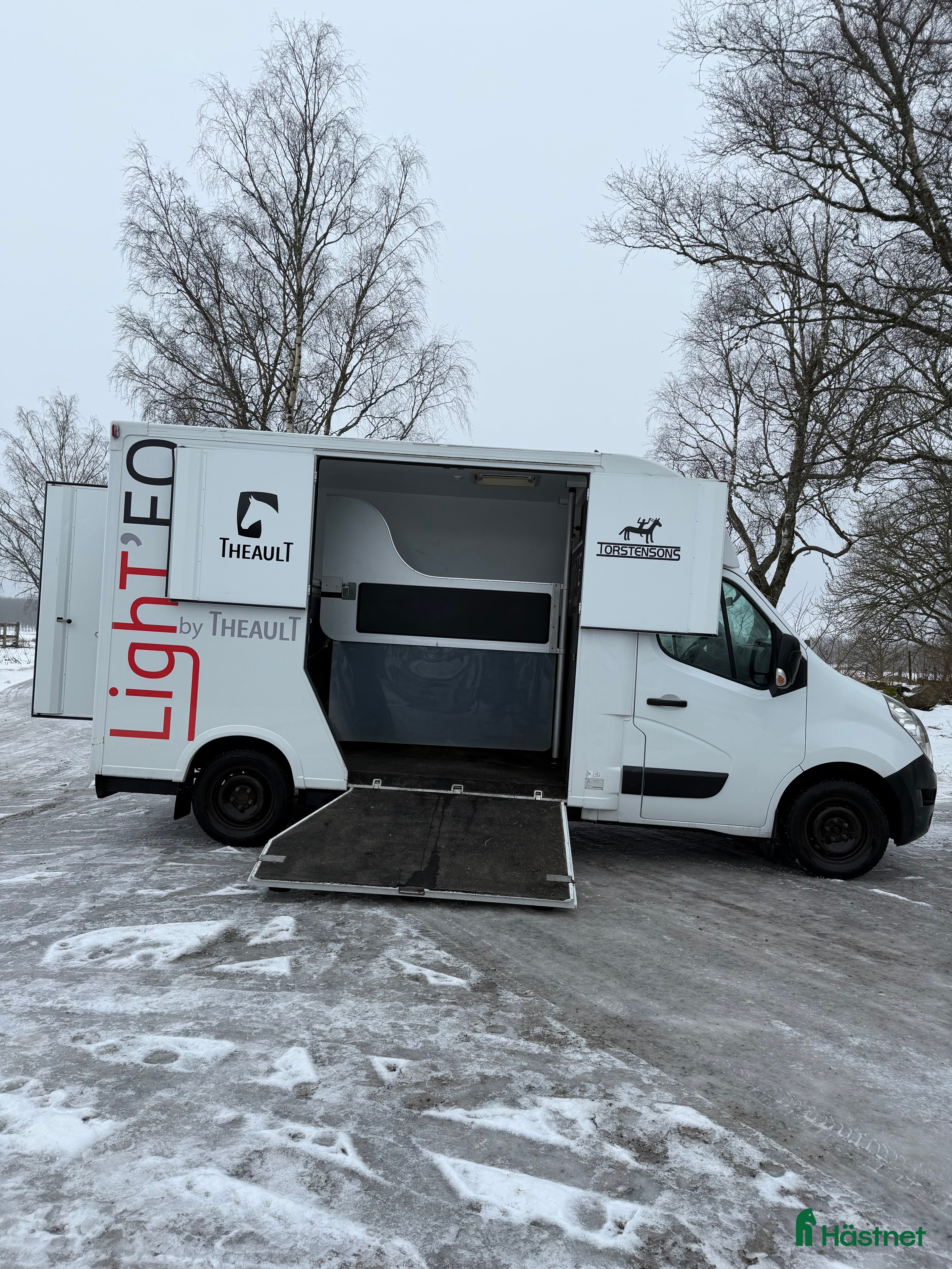 Hästlastbilar  fordon & transport till salu: Theault Lighteo 1100kg lastvikt automat - Annons 1