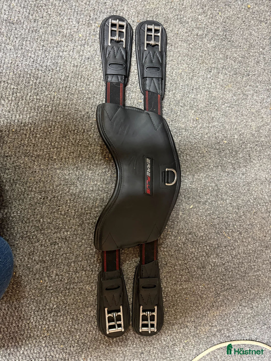 Sadeltillbehör hästutrustning till salu: Erreplus spider girth dressyrgjord 65cm i Nyköping - Annons 1