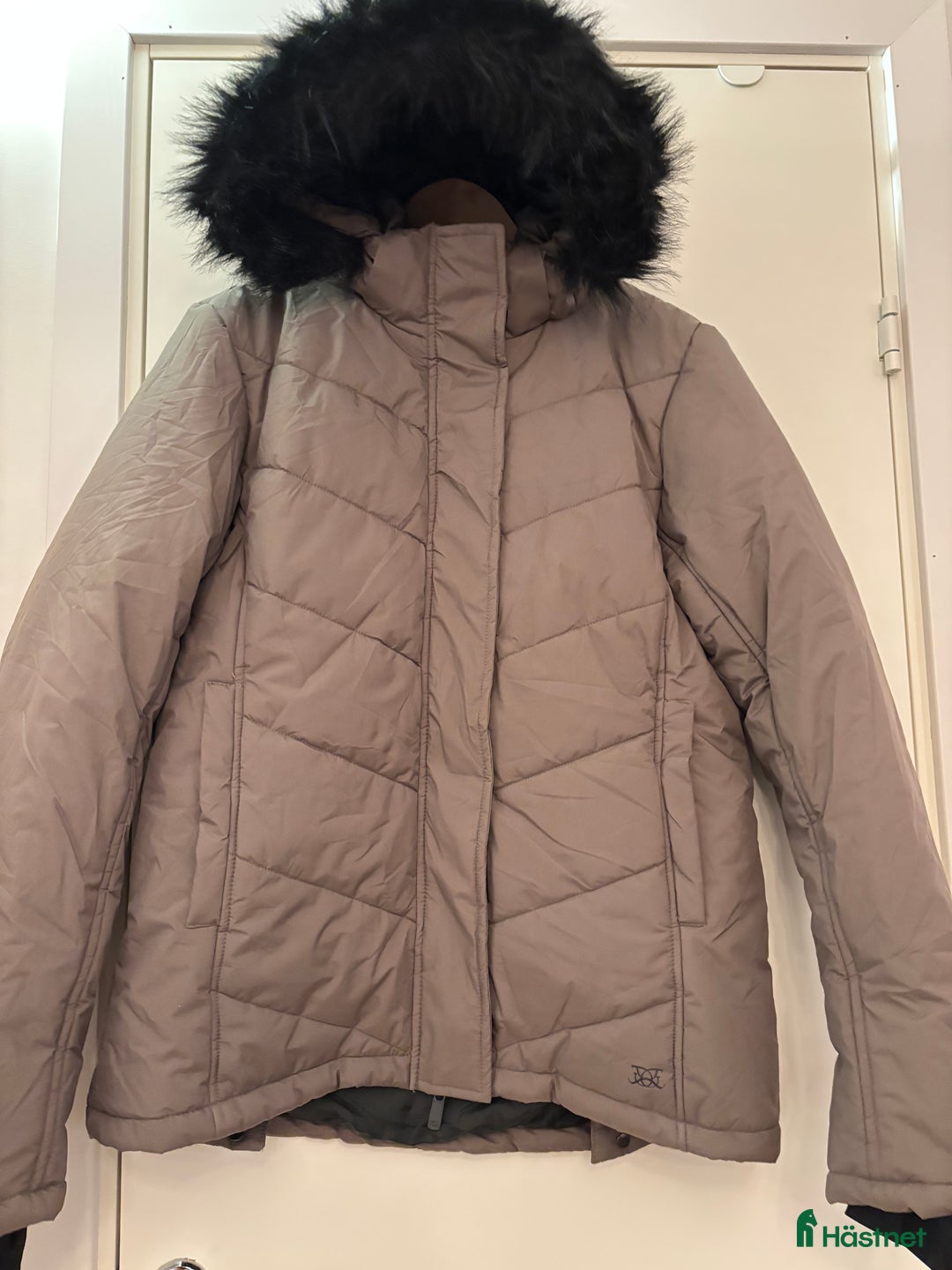 Jackor & Kavajer ryttarutrustning till salu: Oanvänd jacka från Equine. Storlek S i Stockholm - Annons 1