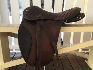Sadlar hästutrustning till salu: Islandssadel 17" / 30 - Annons 1