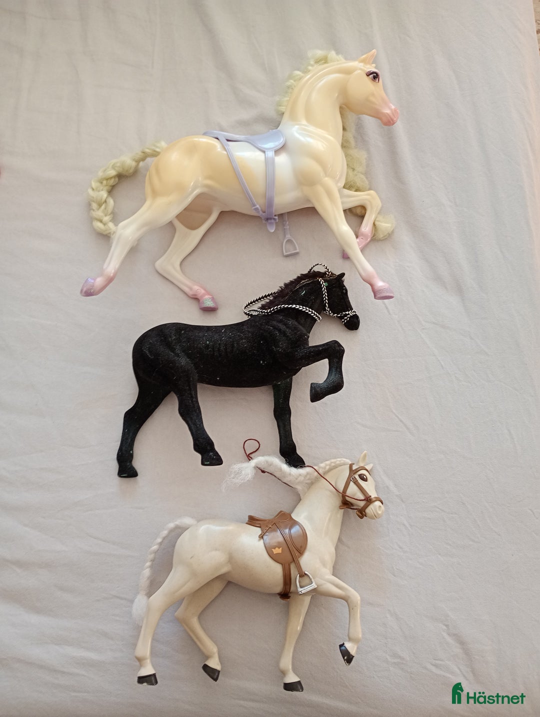 Hästinspirerad heminredning övrig utrustning till salu: Leksaks hästar  i Strömstad - Annons 2