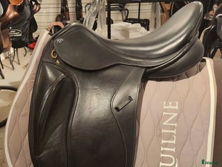 Sadlar hästutrustning till salu: Demo ex Lippo Integro 17,5" i Kinnared - Annons 1