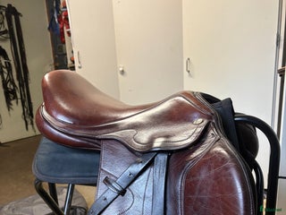 Sadlar hästutrustning till salu: Brun hoppsadel i Gnarp - Annons 2