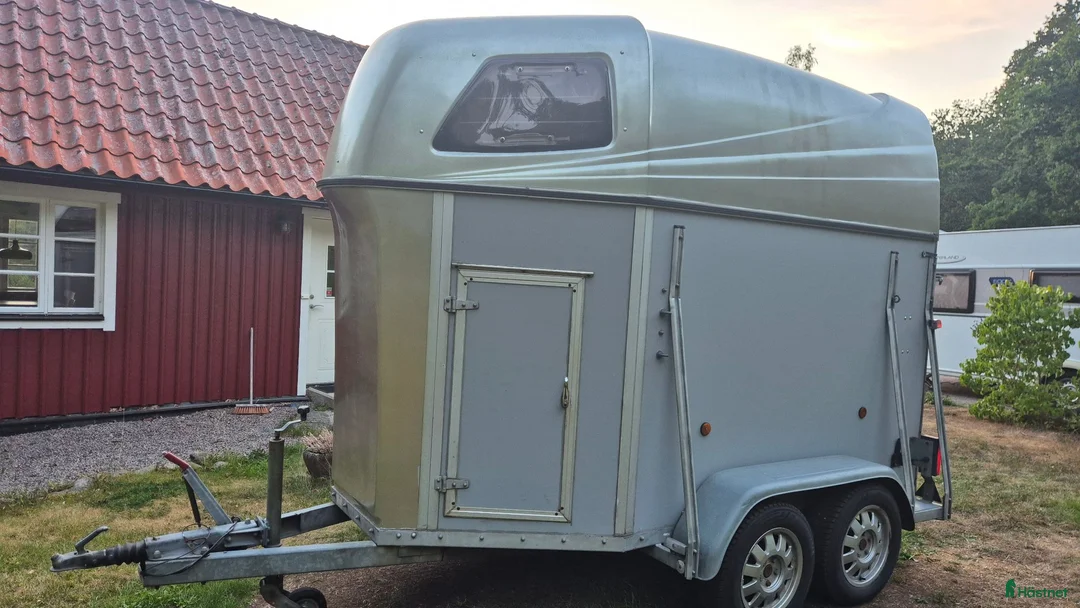 Hästtransporter  fordon & transport till salu: Fullt genomgången nybesiktigad hästtransport - Annons 2