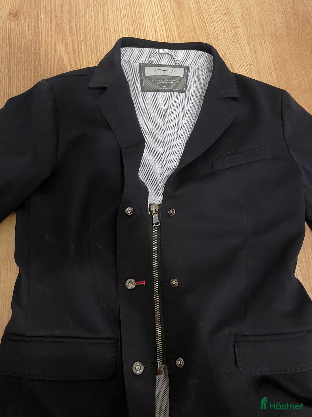 Jackor & Kavajer ryttarutrustning till salu: Animo Kavaj i Rolfstorp - Annons 3