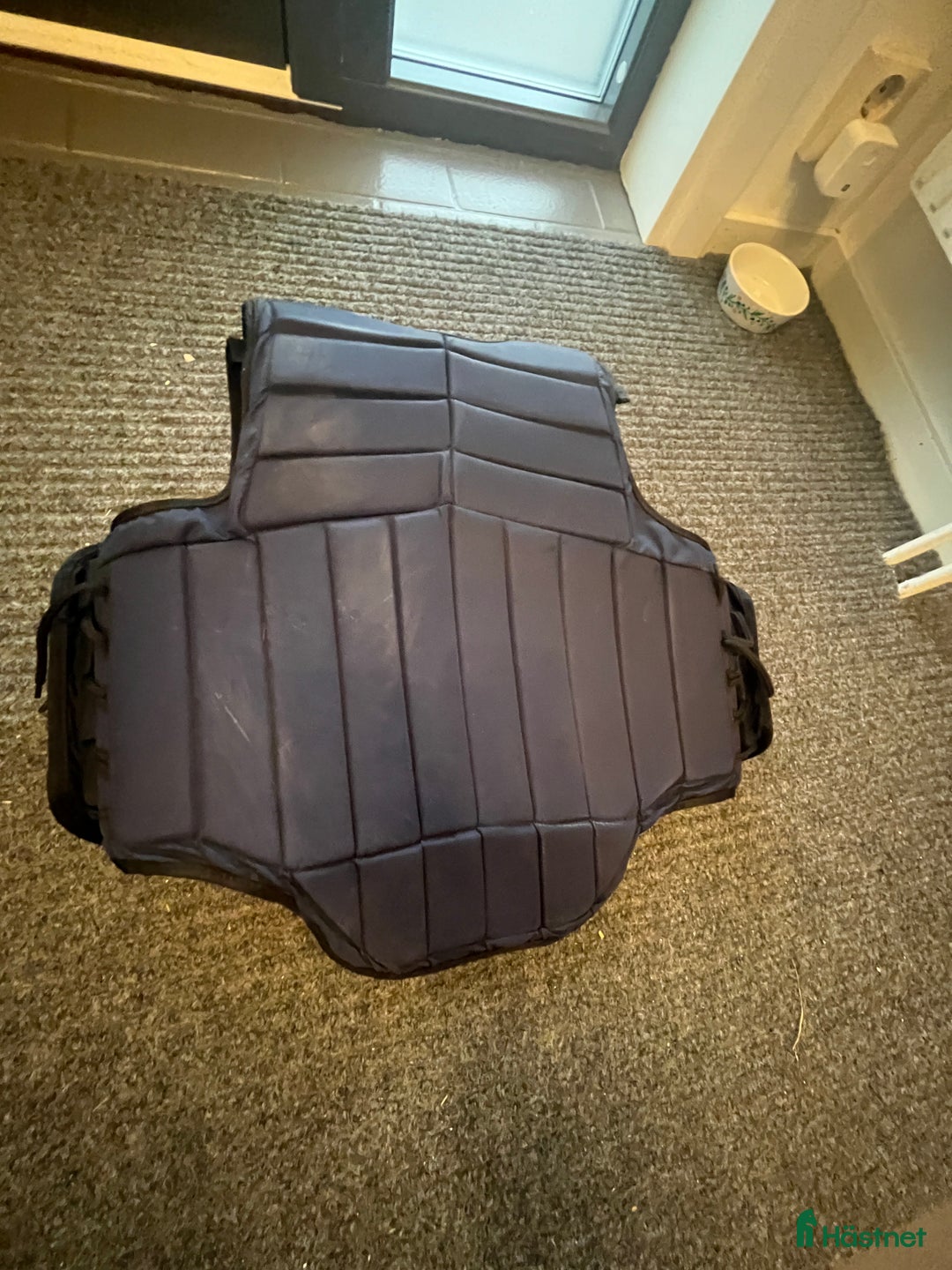 Säkerhetsvästar ryttarutrustning till salu: Ridvästar + Ridbyxor i Västra Frölunda - Annons 11