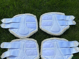 Benskydd hästutrustning till salu: Eskadron damasker i Saltsjö-Boo - Annons 4