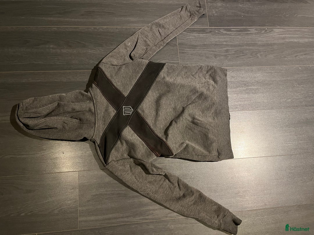 Övrigt Ridkläder ryttarutrustning till salu: Fin Maya Delorez tröja i Linköping - Annons 2