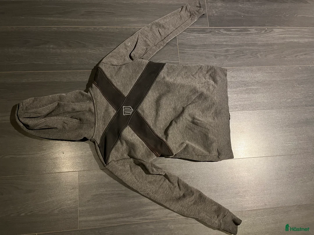 Övrigt Ridkläder ryttarutrustning till salu: Fin Maya Delorez tröja i Linköping - Annons 2