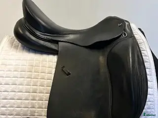 Sadlar hästutrustning Dressyrsadel Lippo Azzario - Annons 3