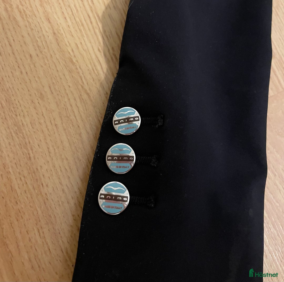 Jackor & Kavajer ryttarutrustning till salu: Animo Kavaj i Rolfstorp - Annons 5