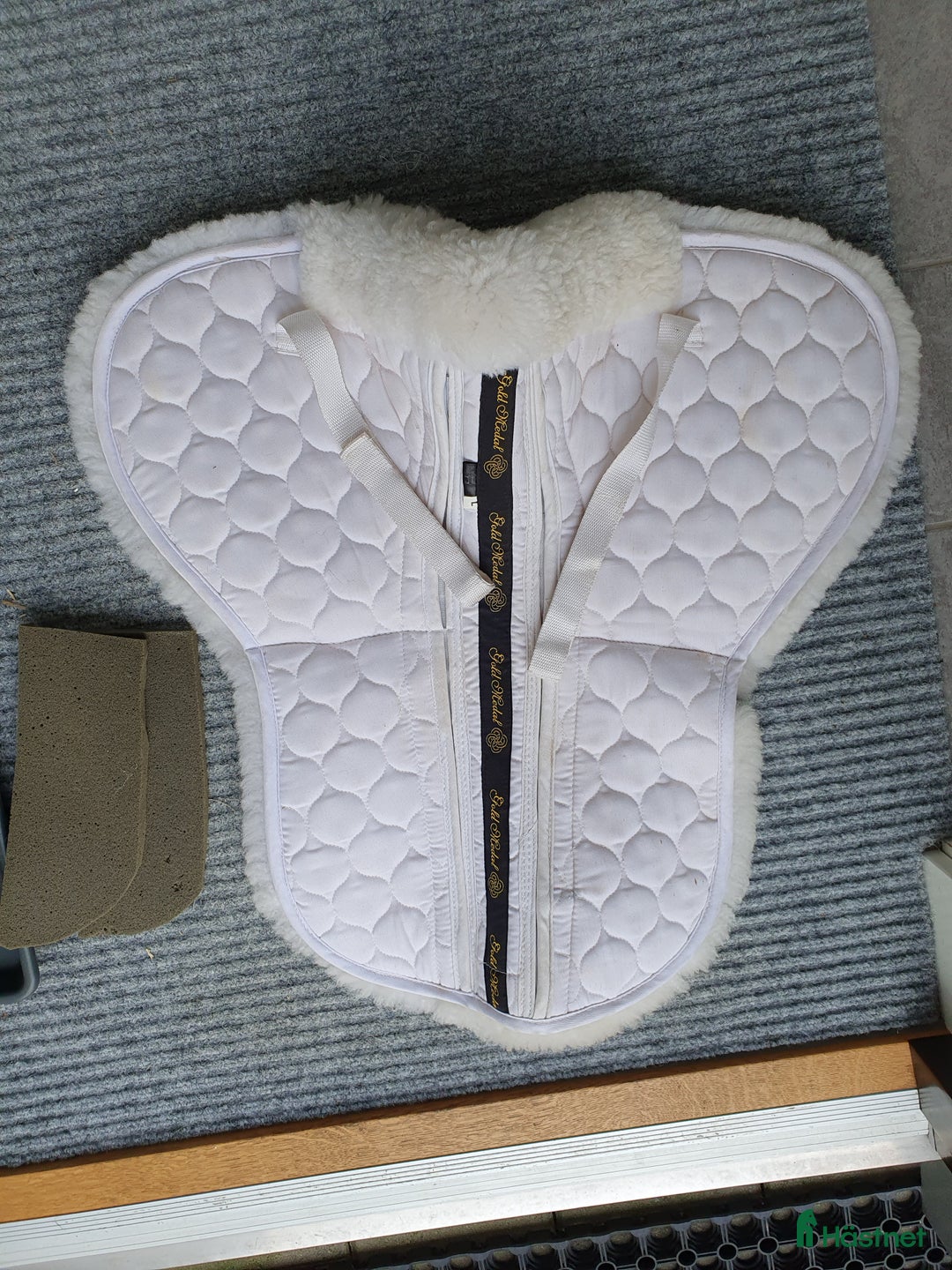 Sadeltillbehör hästutrustning till salu: Fårskinnspadd vit i Helsingborg - Annons 4