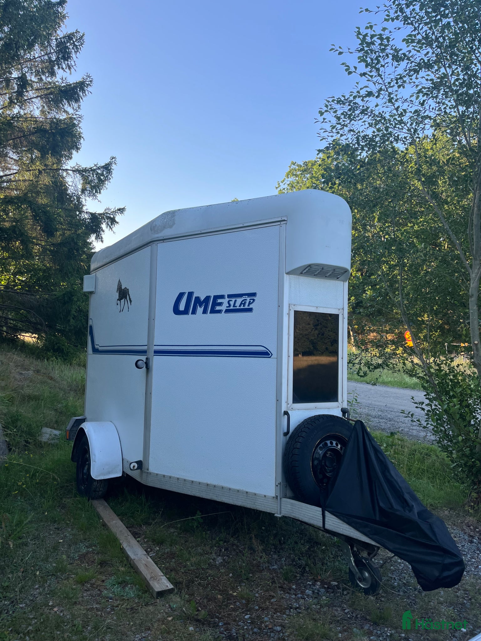 Hästtransporter  fordon & transport till salu: Nedtypat Ume A10 släp  - Annons 1