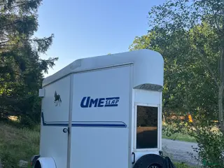 Hästtransporter fordon & transport till salu: Nedtypat Ume A10 släp - Annons 1