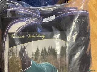 Täcken hästutrustning Helt nytt fleecetäcke i Korsberga - Annons 11