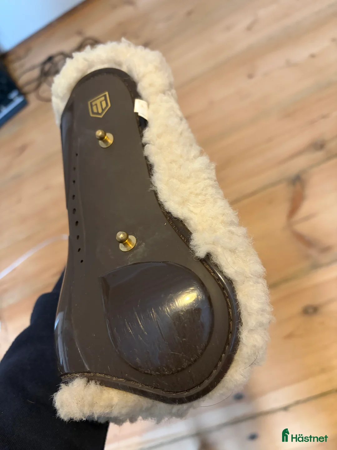 Benskydd hästutrustning till salu: Fluffiga benskydd i Finspång - Annons 3