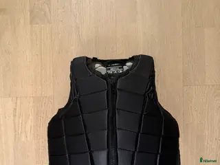 Säkerhetsvästar ryttarutrustning till salu: Racesafe barnväst i nyskick - Annons 6