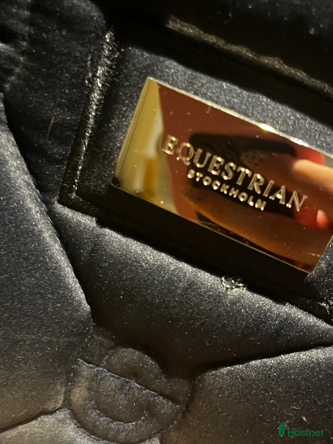 Schabrak & Vojlockar hästutrustning till salu: Blått equestrian Stockholm schabrak - Annons 3