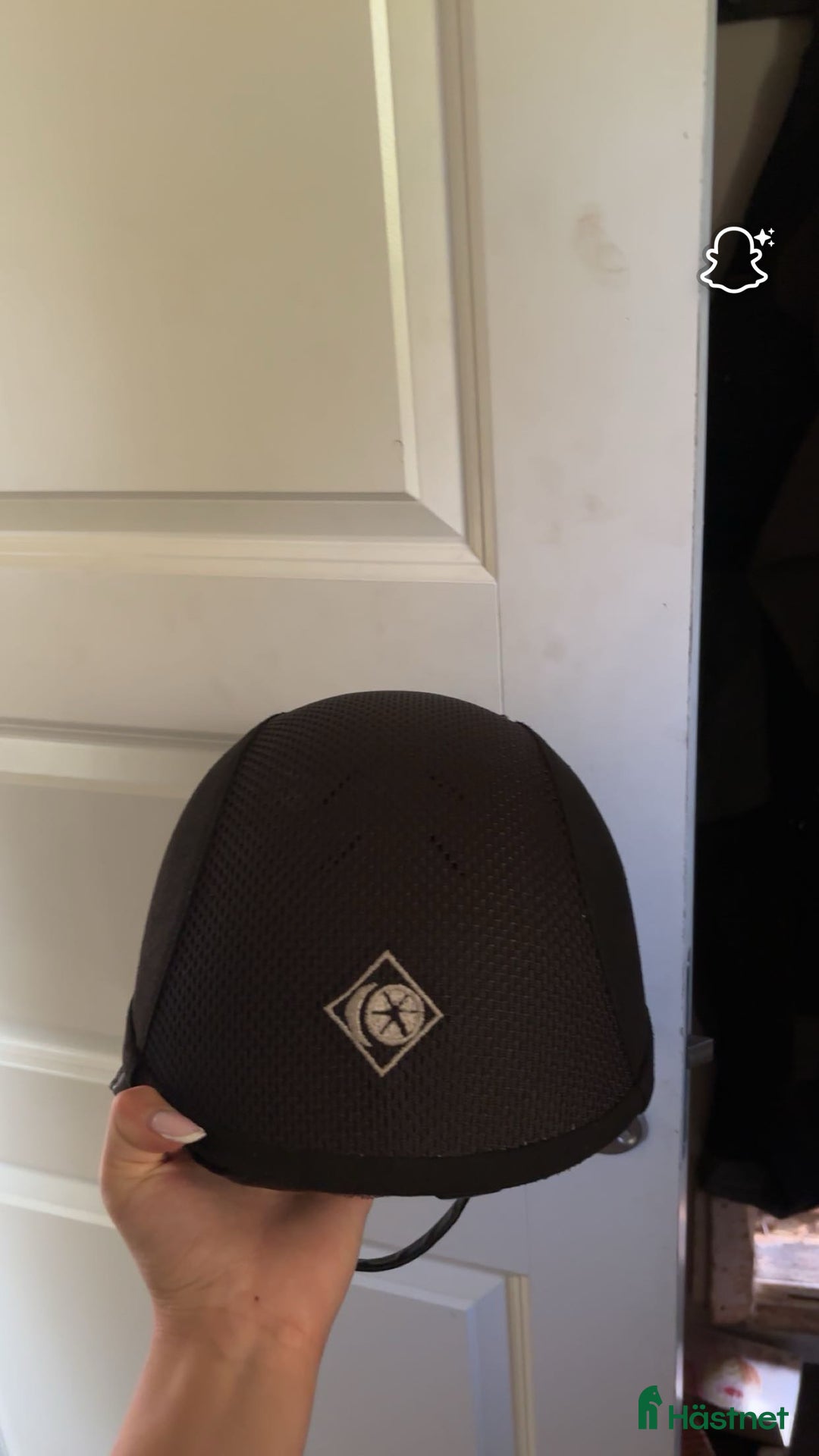 Hjälmar ryttarutrustning till salu: Ridhjälm i Varberg - Annons 6