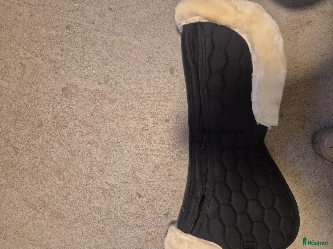 Sadeltillbehör hästutrustning till salu: Fairfield corrections pad i Habo - Annons 2