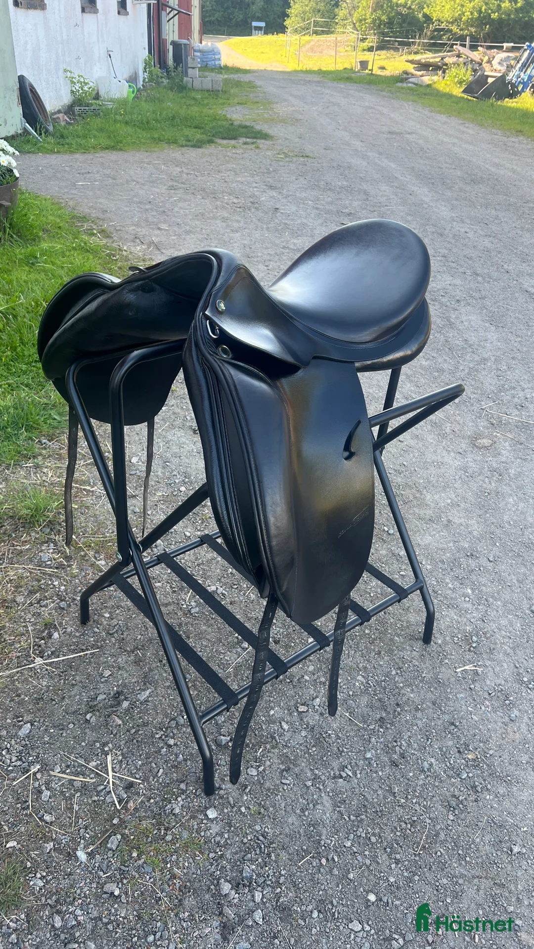 Sadlar hästutrustning till salu: Fin Prestige sadel 17” - Annons 1