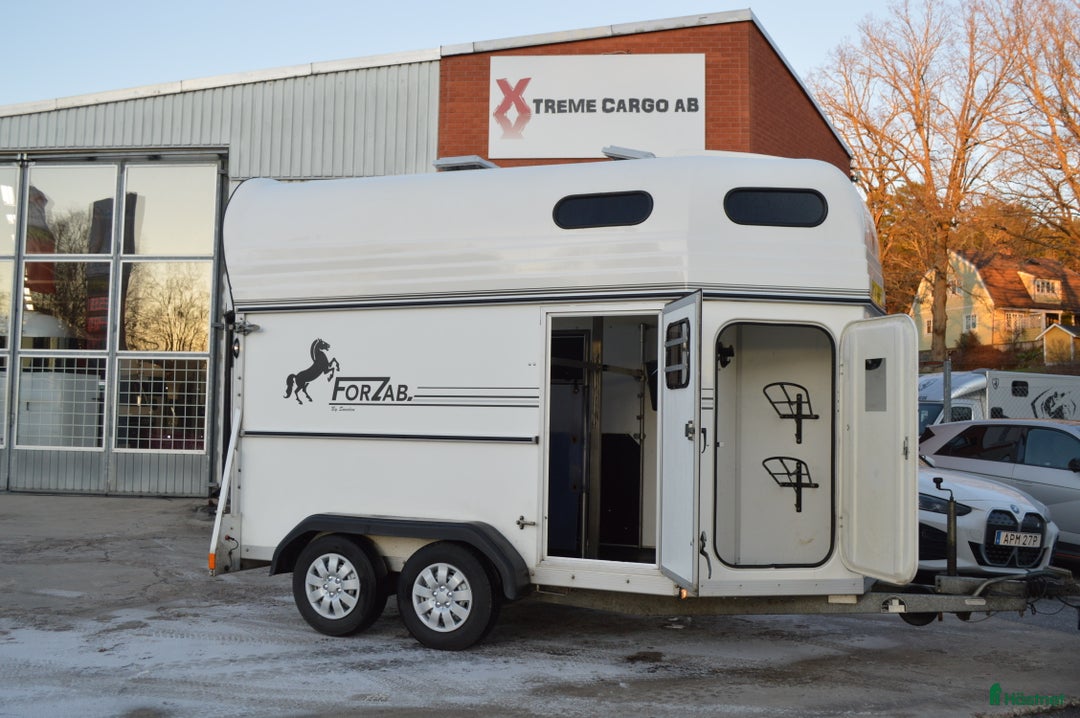 Hästtransporter  fordon & transport till salu: Forzab Cavallo SEH20 2016 Totalvikt 1990kg i Kvicksund - Annons 1