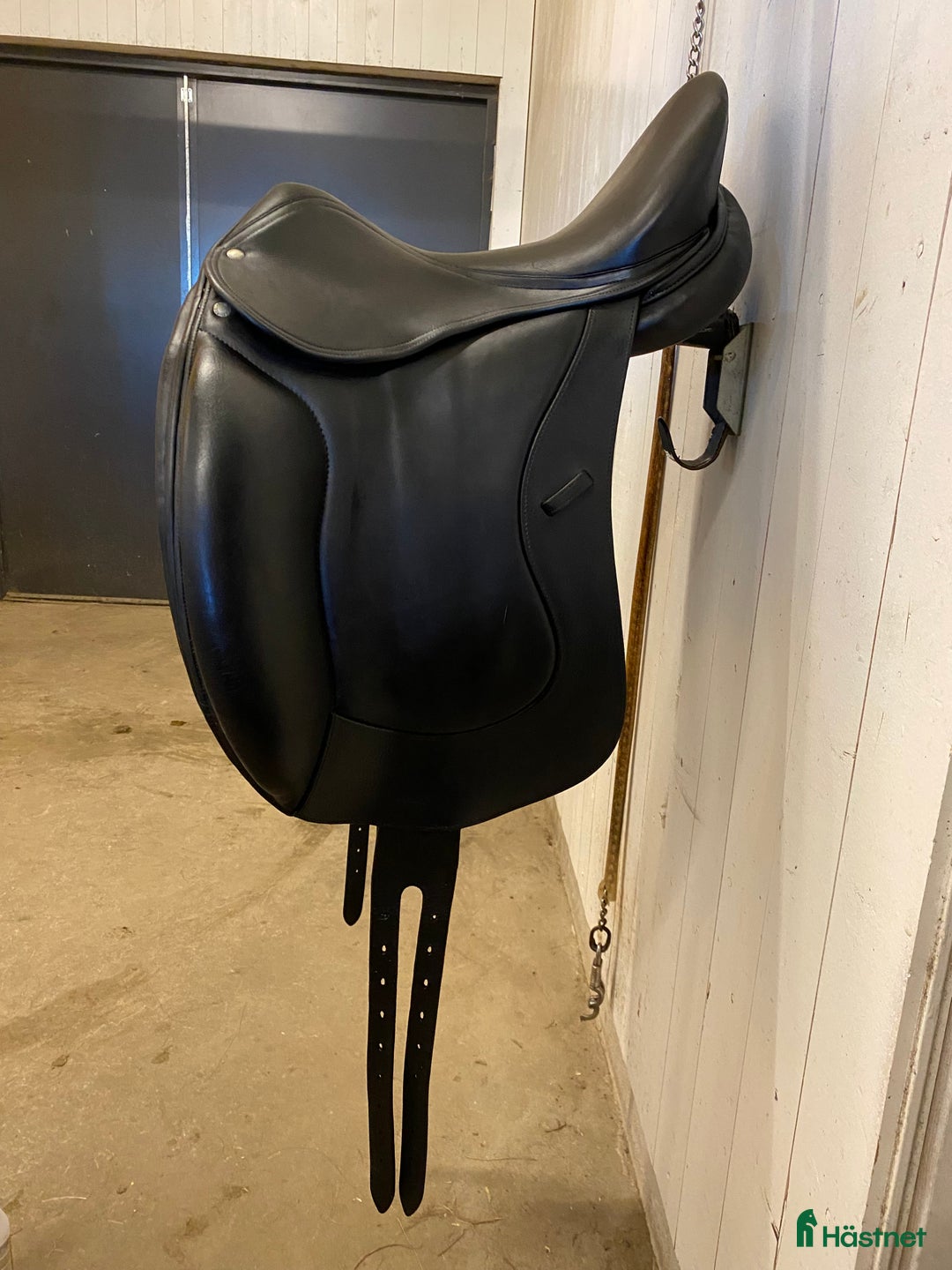 Sadlar hästutrustning till salu: Dressyrsadel Forestier illium i Onsala - Annons 3