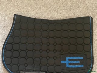 Schabrak & Vojlockar hästutrustning till salu: E-logga schabrak i Täby - Annons 18