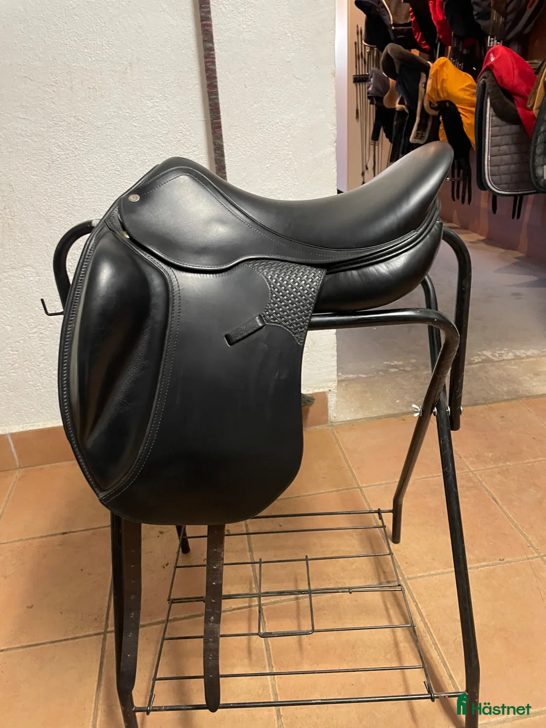 Sadlar hästutrustning till salu: ErgoX2 Elevation 17,5 W - Annons 1