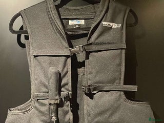 Säkerhetsvästar ryttarutrustning till salu: Bytes till S i Vellinge - Annons 20