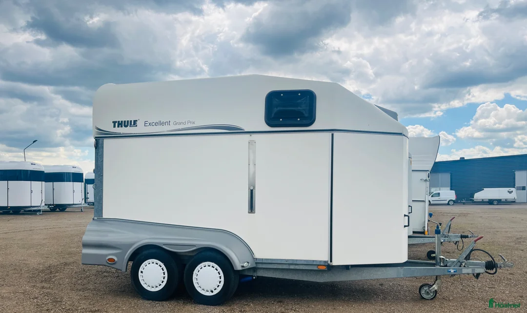 Hästtransporter  fordon & transport till salu: Thule Excellent Grand Prix - Annons 2
