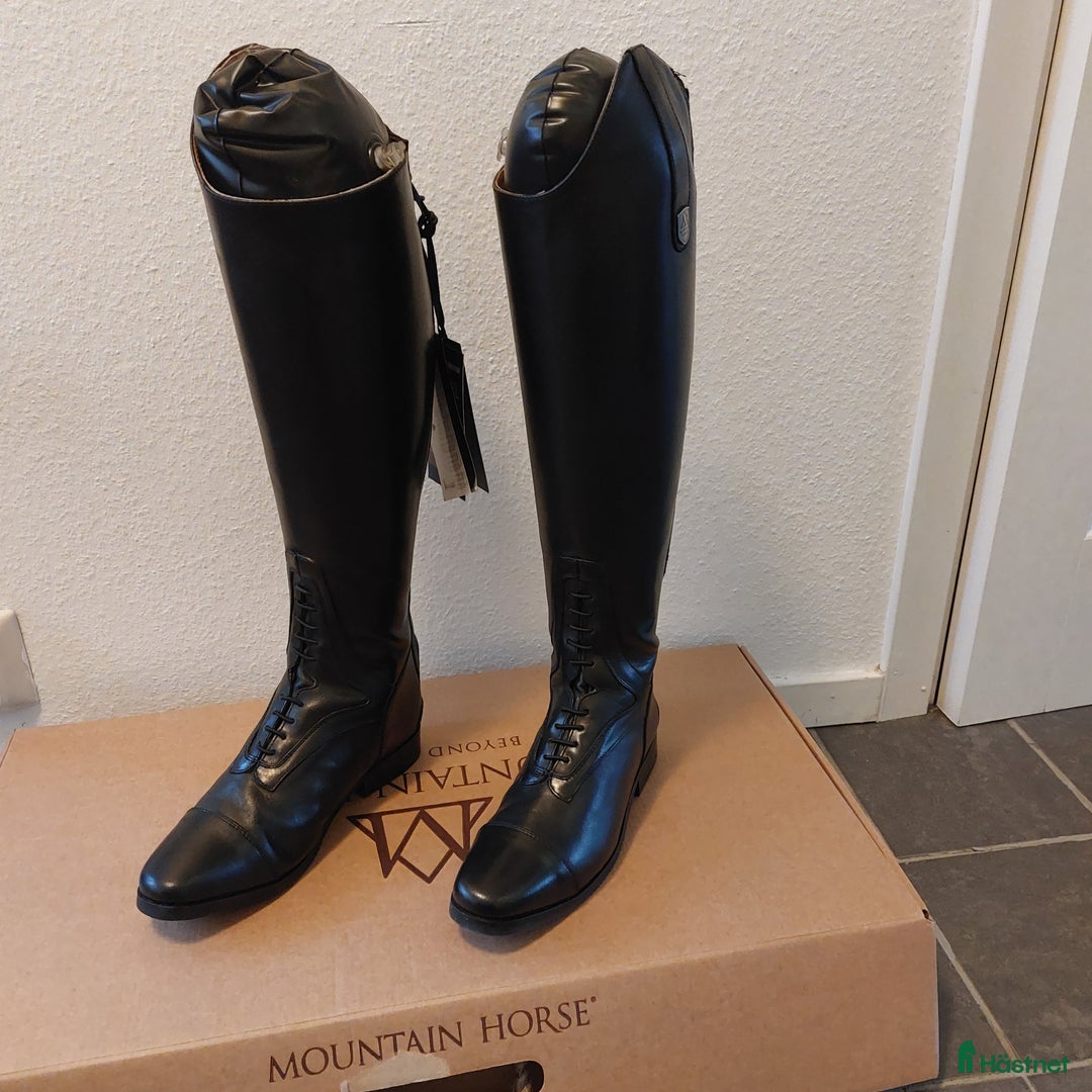 Ridstövlar ryttarutrustning till salu: Mountain  Horse Venezia  i Västra Frölunda - Annons 1