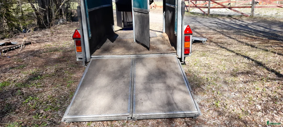 Hästtransporter  fordon & transport till salu: ifir wiliams till salu i Ljungaverk - Annons 6