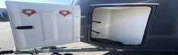 Hästtransporter  fordon & transport till salu: Välskött Christ- sadelkammare plastgolv LED-belysn - Annons 7