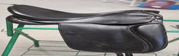 Sadlar hästutrustning till salu: Gold Medal Venace 17" wide  - Annons 1