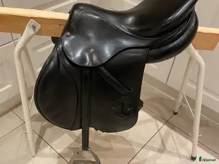 Sadlar hästutrustning Hopsadel - Annons 1