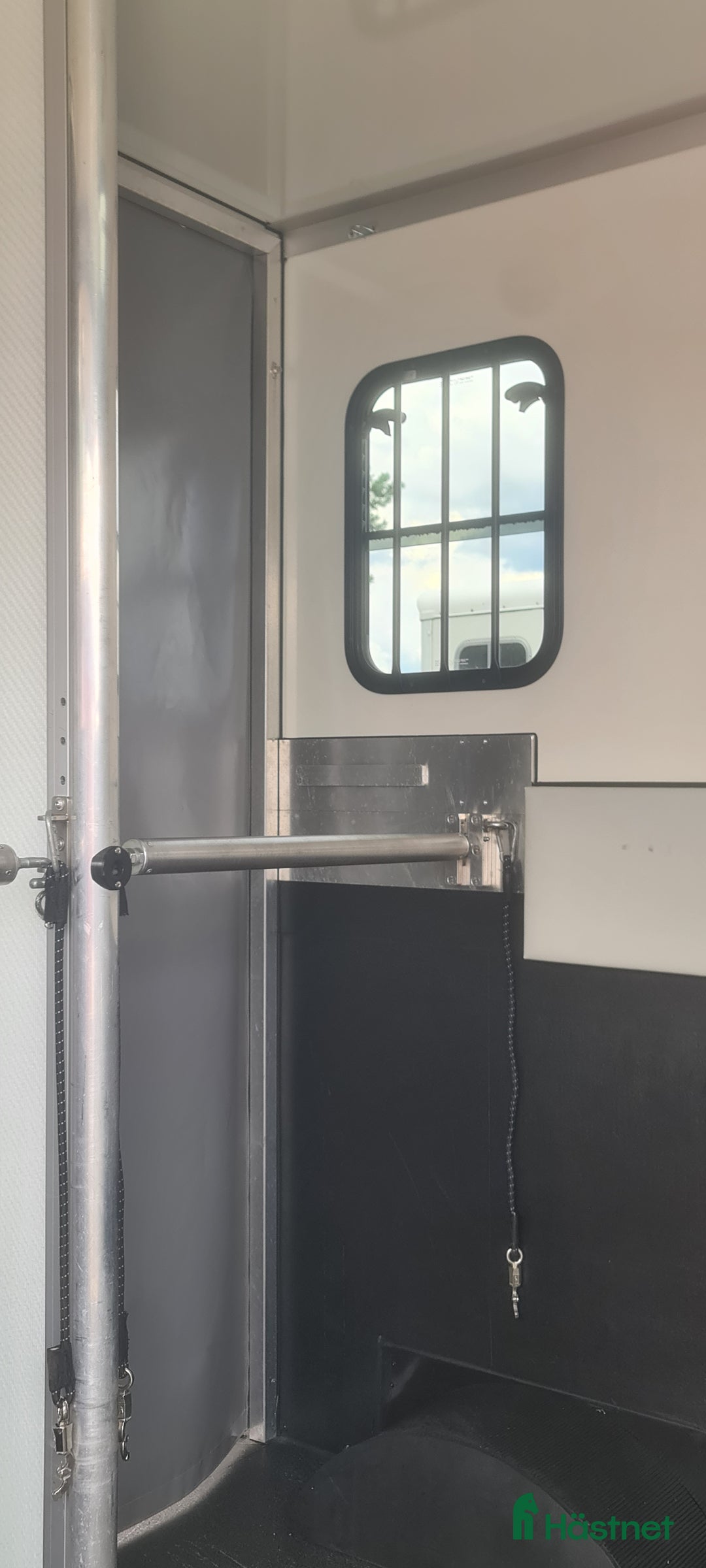 Hästlastbilar  fordon & transport till salu: Ultralätt Stuteri (DDR55A) Hög lastvikt, automat i Täby - Annons 10