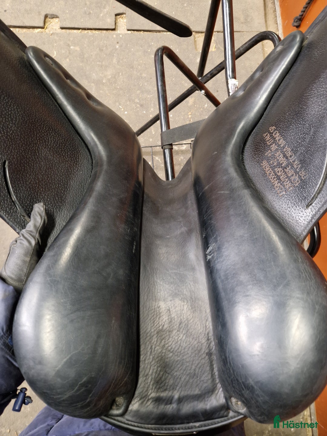 Sadlar hästutrustning till salu: Equipe Viktoria Special 17.5 " i Ludvigsborg - Annons 5