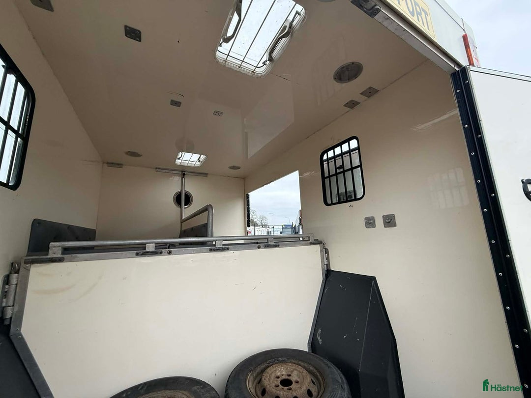 Hästlastbilar  fordon & transport till salu: Välvårdad hästlastbil från Boj *LASTVIKT 1140KG* i Köping - Annons 8