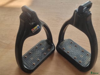 Sadeltillbehör hästutrustning till salu: RidUp Look säkerhetsstigbygel i Staffanstorp - Annons 1