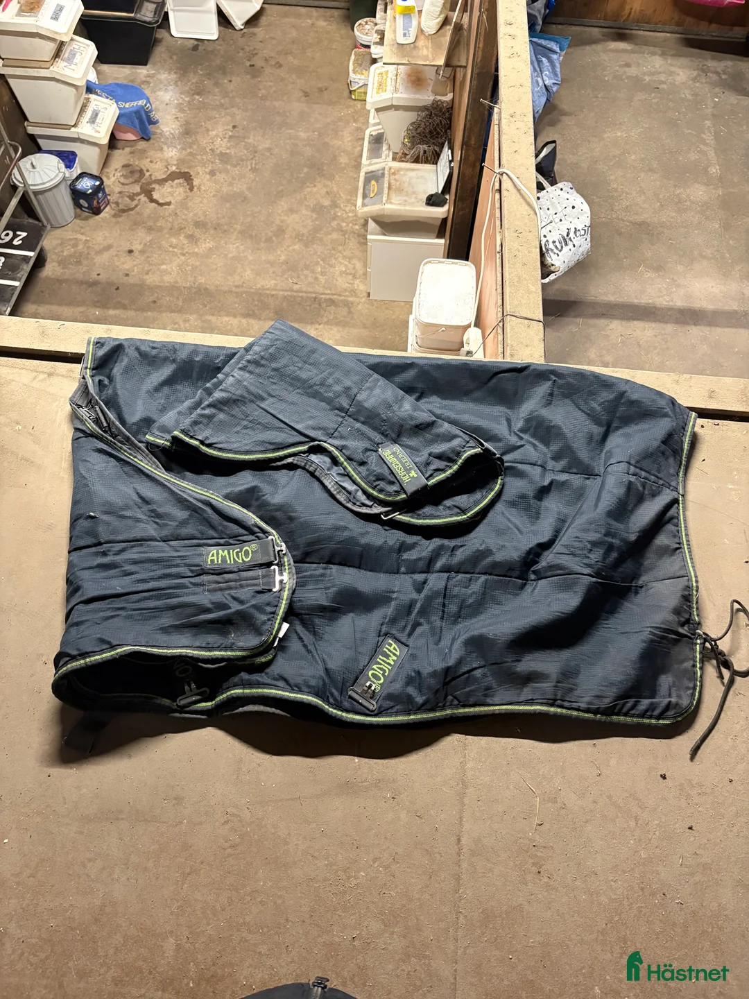 Täcken hästutrustning till salu: Horseware amigo 200gram stalltäcke i Västerfärnebo - Annons 1