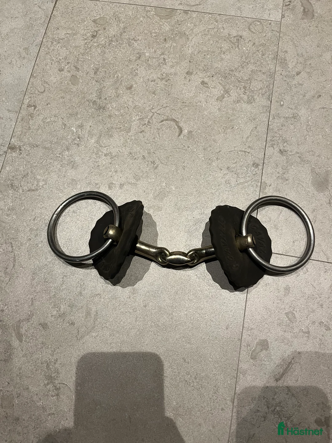 Bett hästutrustning till salu: Sprenger Novocontact i Nacka - Annons 1