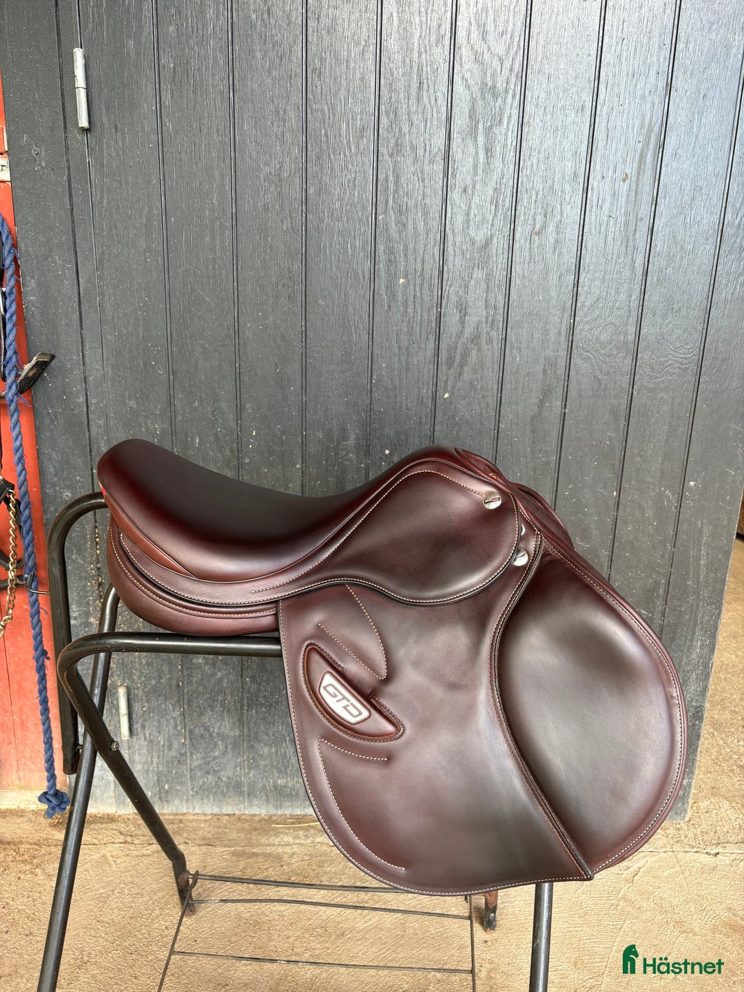 Sadlar hästutrustning till salu: Erreplus sadel i nyskick!  i Stockholm - Annons 1