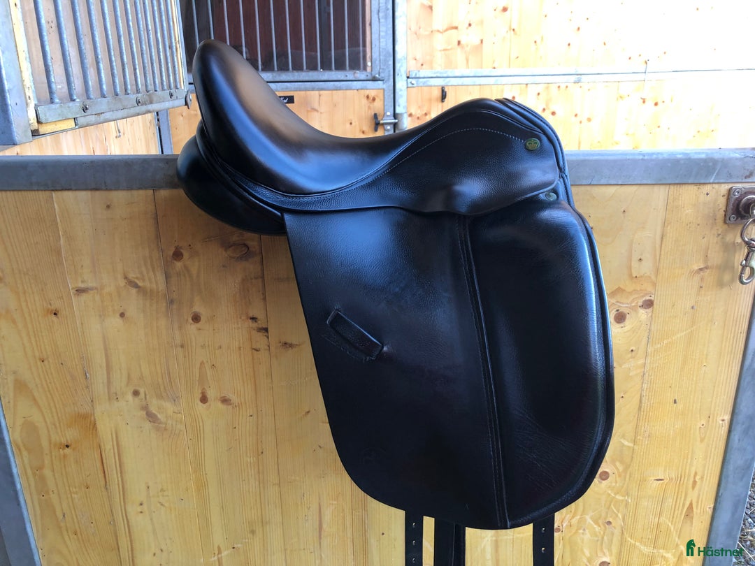 Sadlar hästutrustning till salu: Crown Aragorn  i Bergkvara - Annons 4