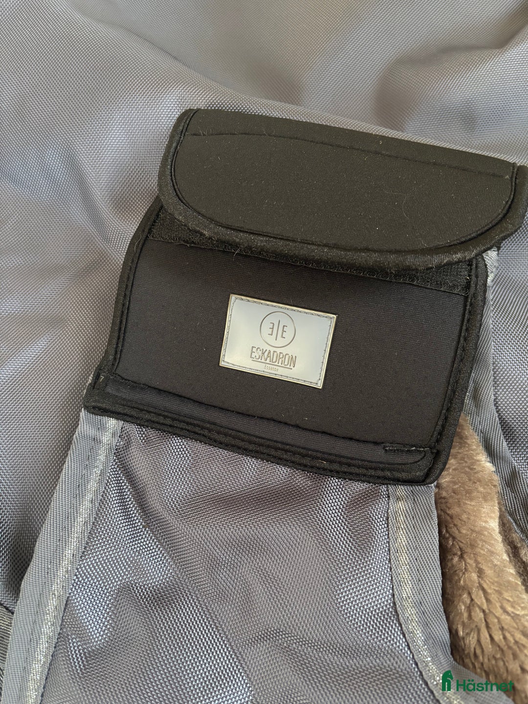 Täcken hästutrustning till salu: Fint ländtäcke  i Härryda - Annons 2