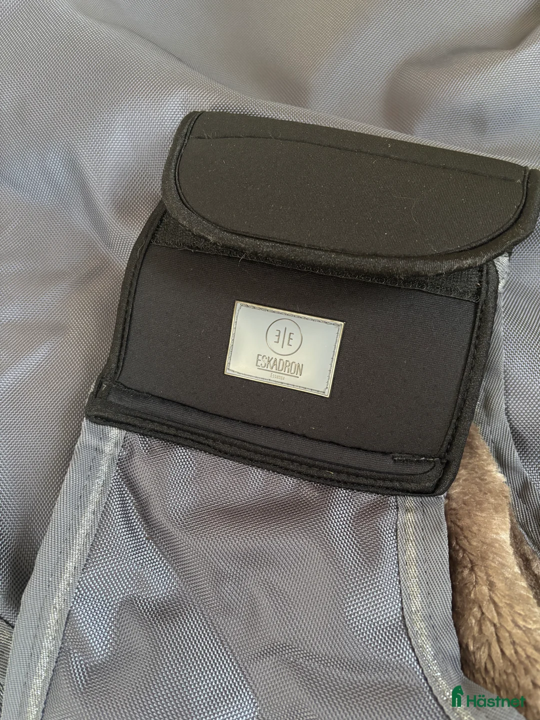 Täcken hästutrustning till salu: Fint ländtäcke  i Härryda - Annons 2