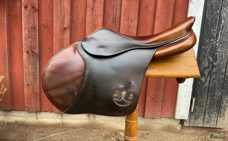 Sadlar hästutrustning till salu i Sandhem - Annons 12