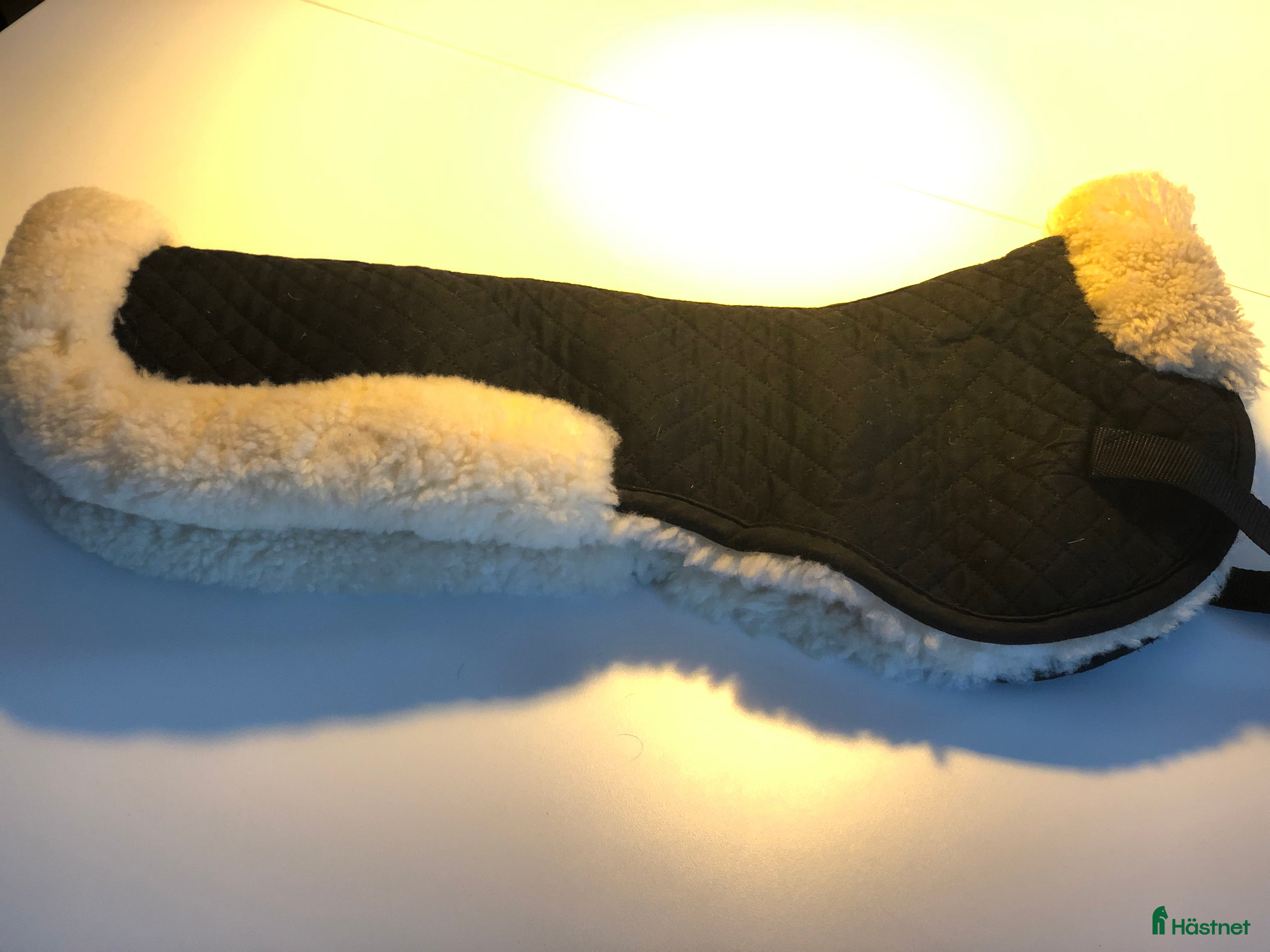 Sadeltillbehör hästutrustning till salu: Kavalkade fårskinnspad i Uppsala - Annons 18