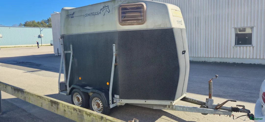 Hästtransporter  fordon & transport till salu: Renoveringsobjekt(nybesiktad) - Annons 2